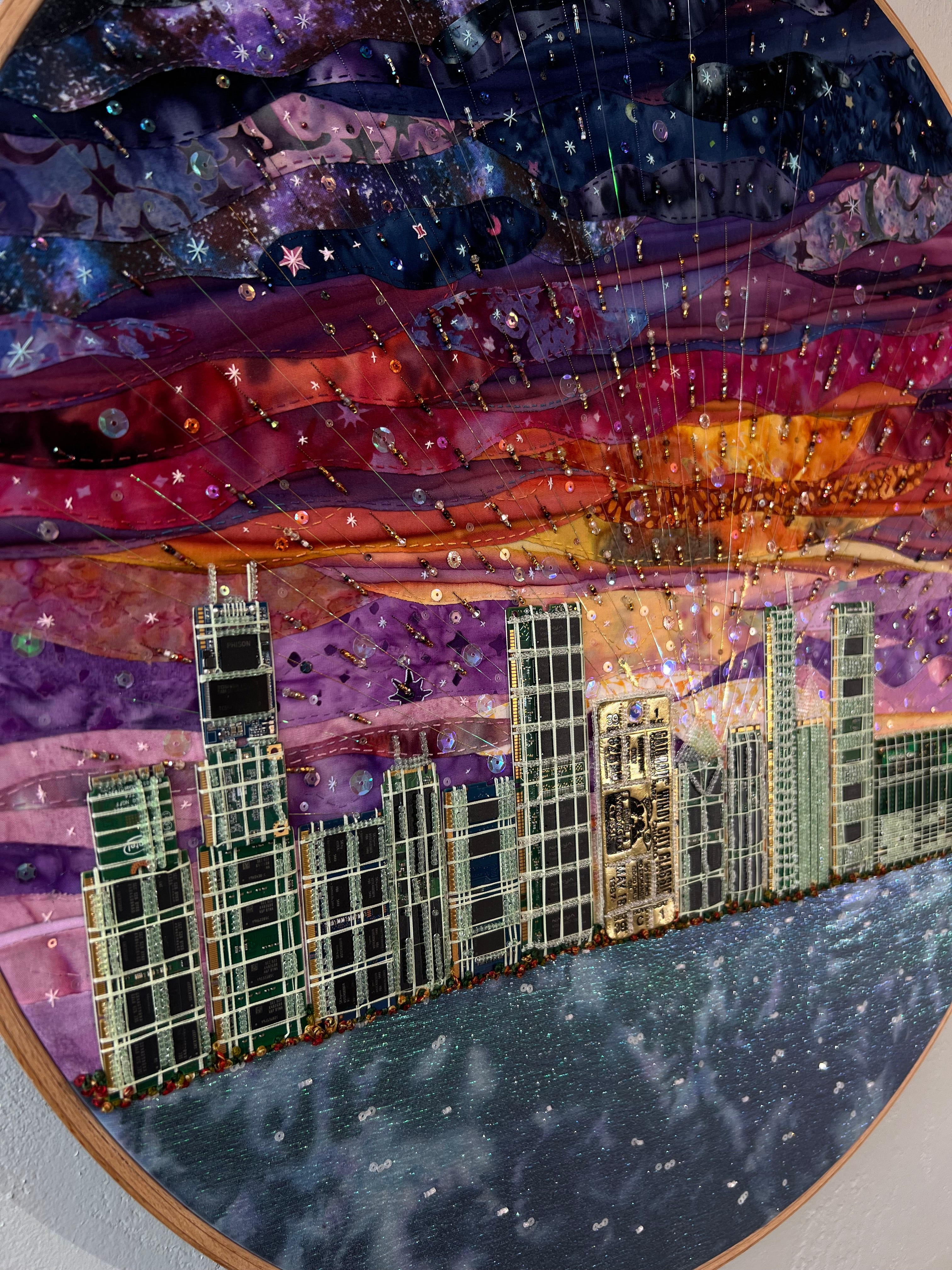 Technological Windy City - #636 24” quilt hoop