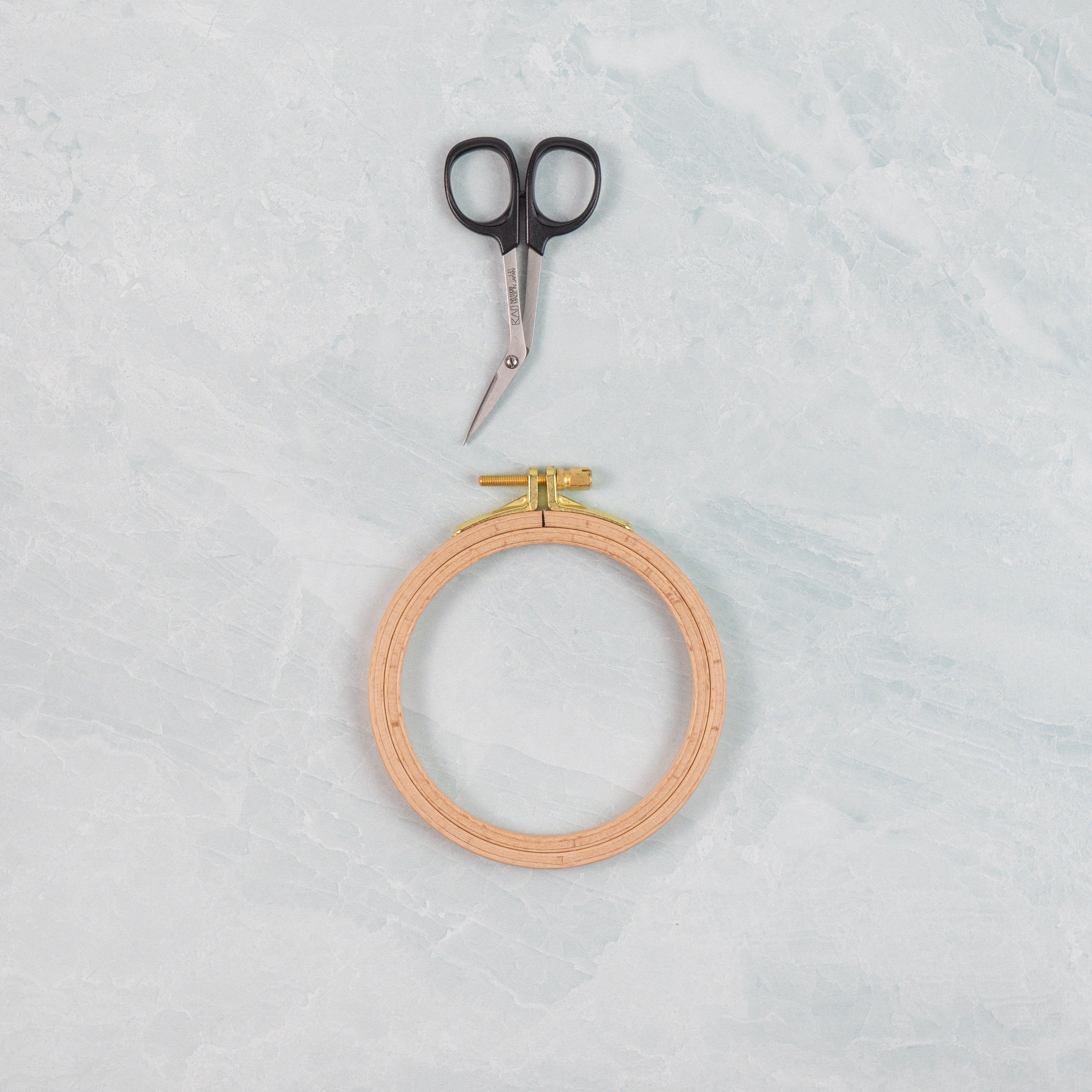 Nurge Beechwood Embroidery Hoops: 16mm