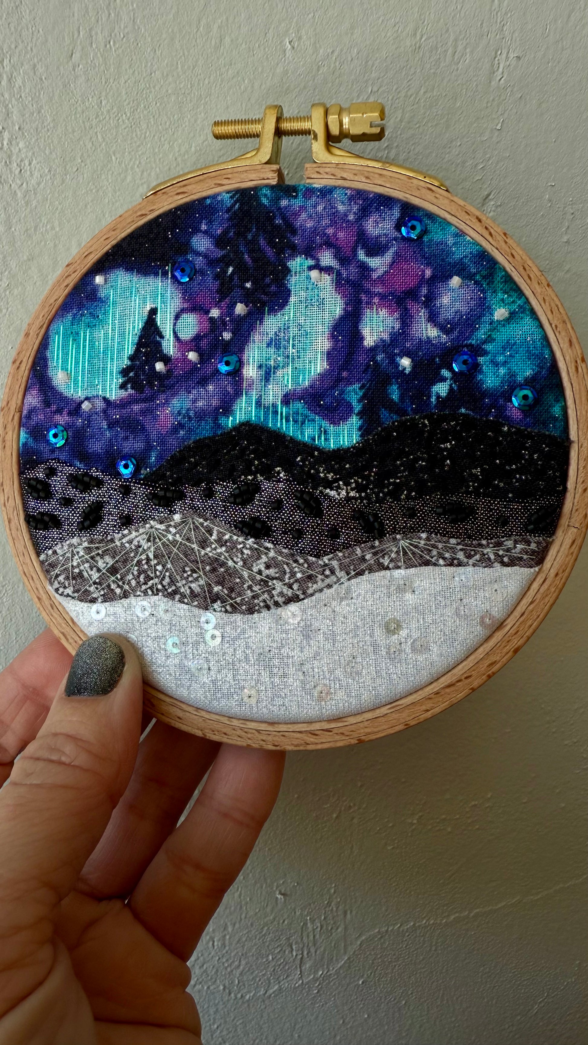 Aurora Melt #701- 4” Hoop