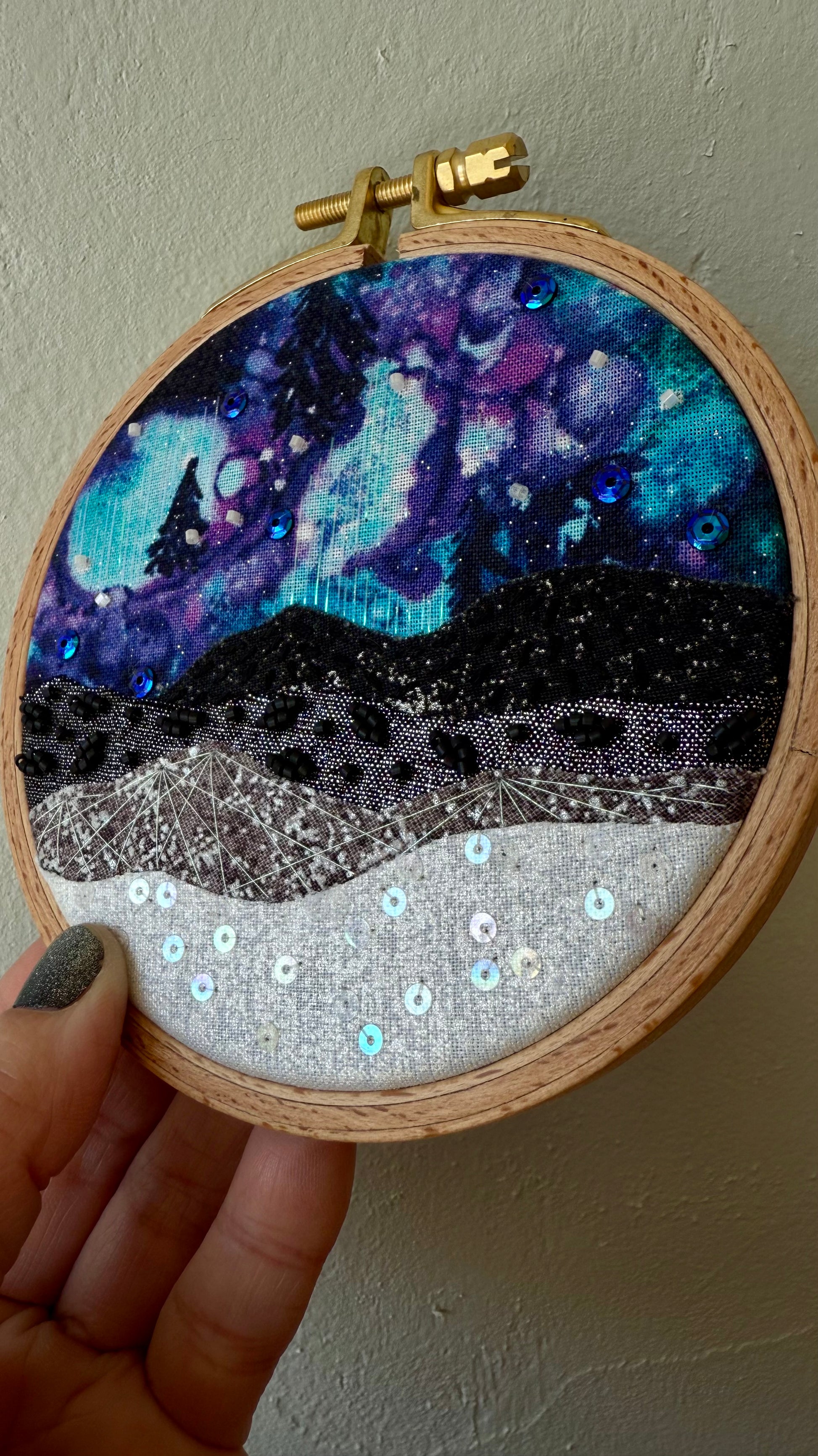 Aurora Melt #701- 4” Hoop