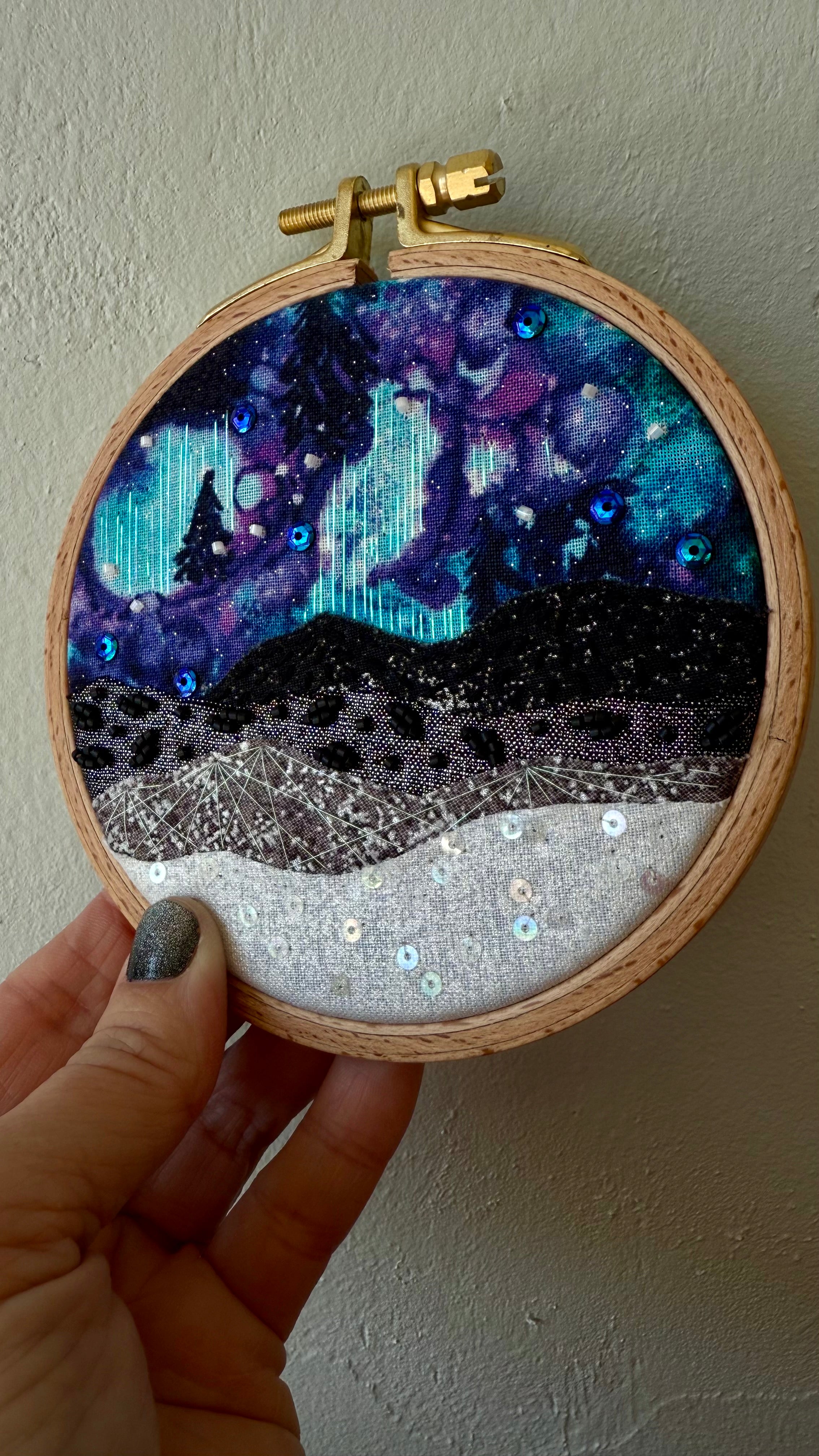 Aurora Melt #701- 4” Hoop