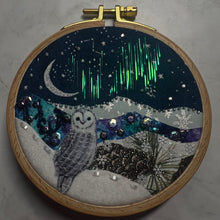 Load image into Gallery viewer, Majestic Owl - #674 4.5” hoop
