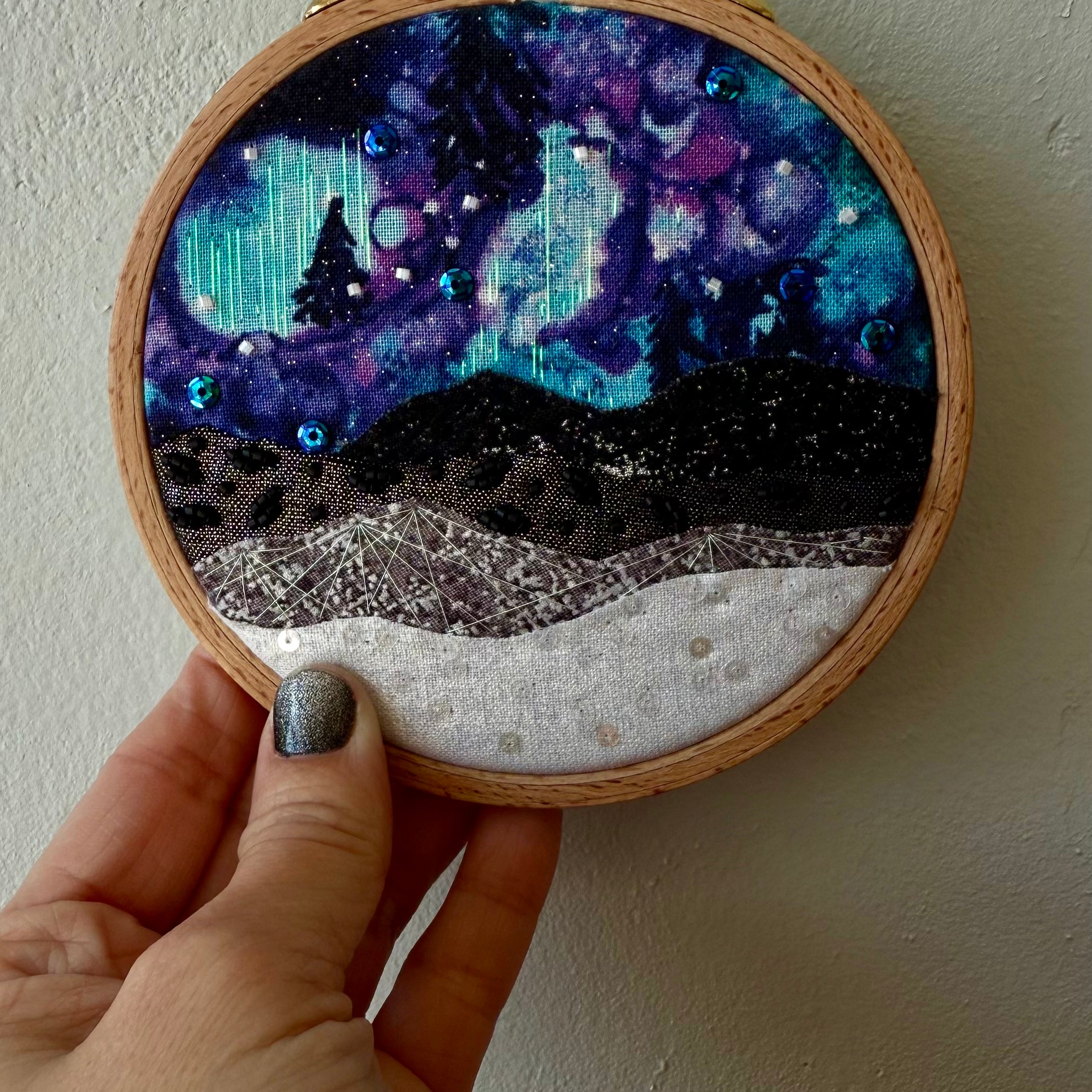 Aurora Melt #701- 4” Hoop