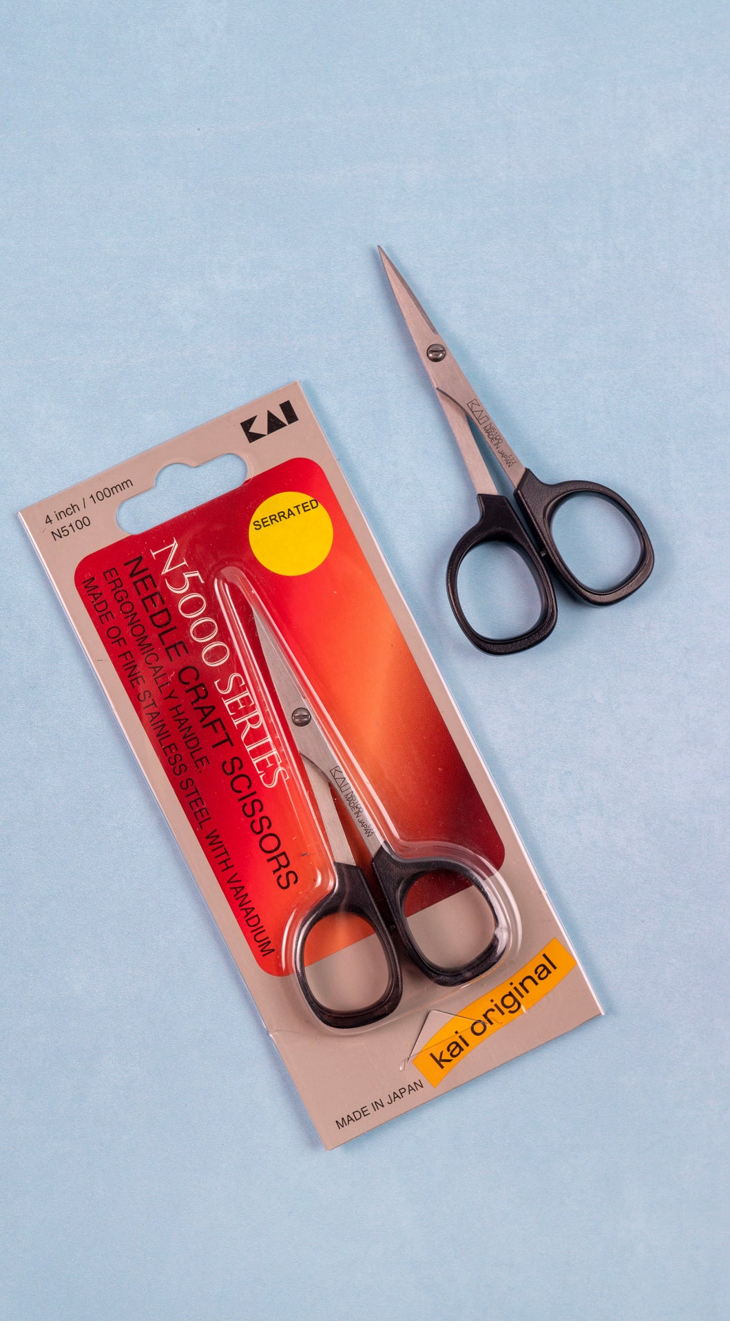 Kai 4” SERRATED Needlecraft Scissors