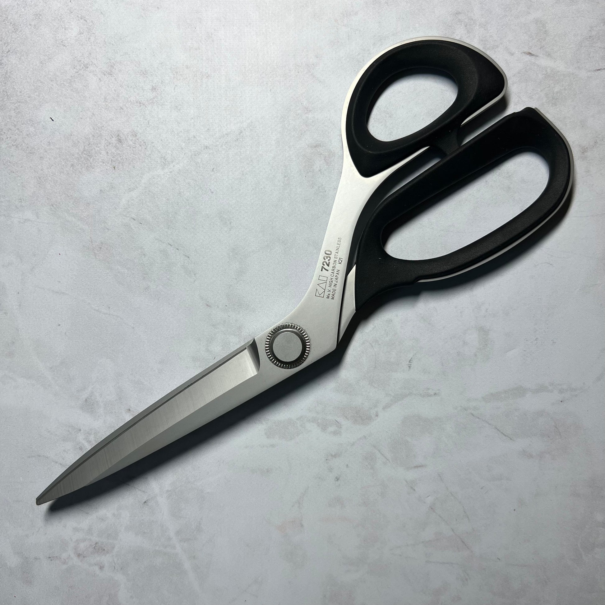 Kai 9” Professional Serrated Shears