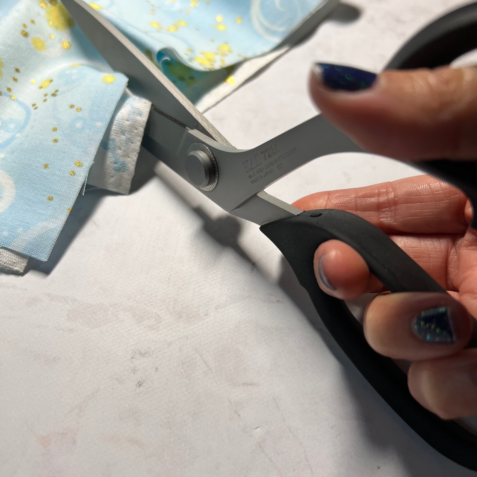 Kai 9” Professional Serrated Shears