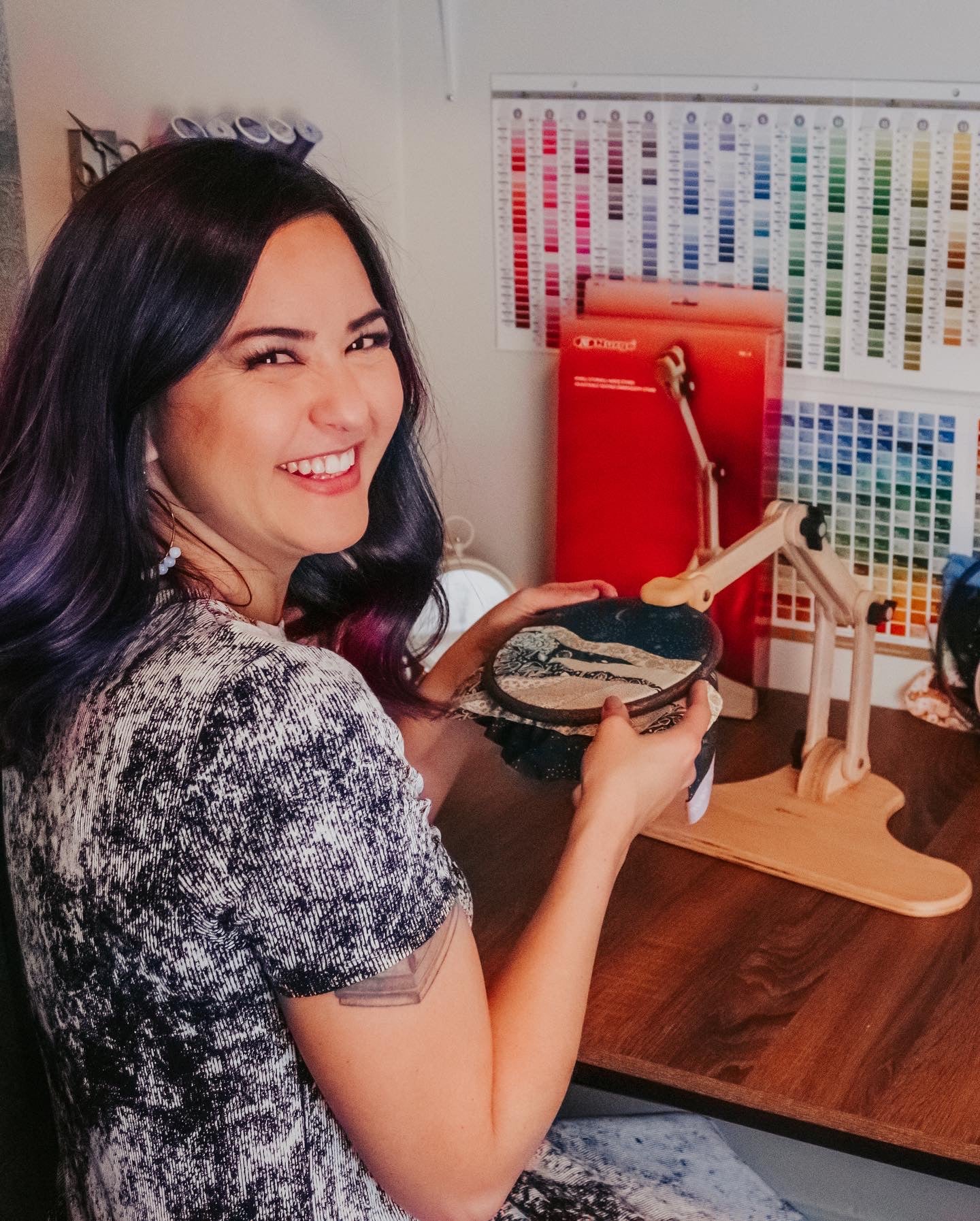 Nurge Table Embroidery Stand