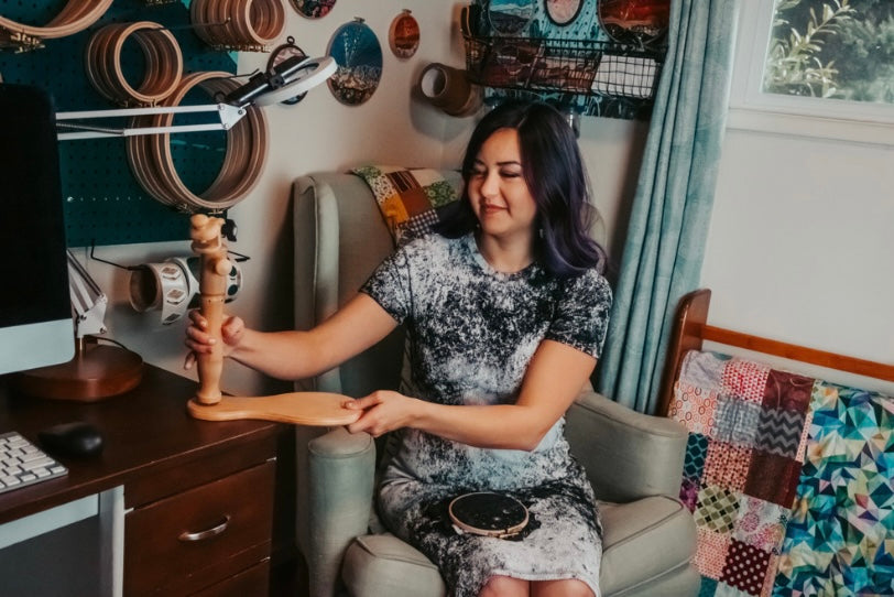 Nurge Embroidery Seat Stand