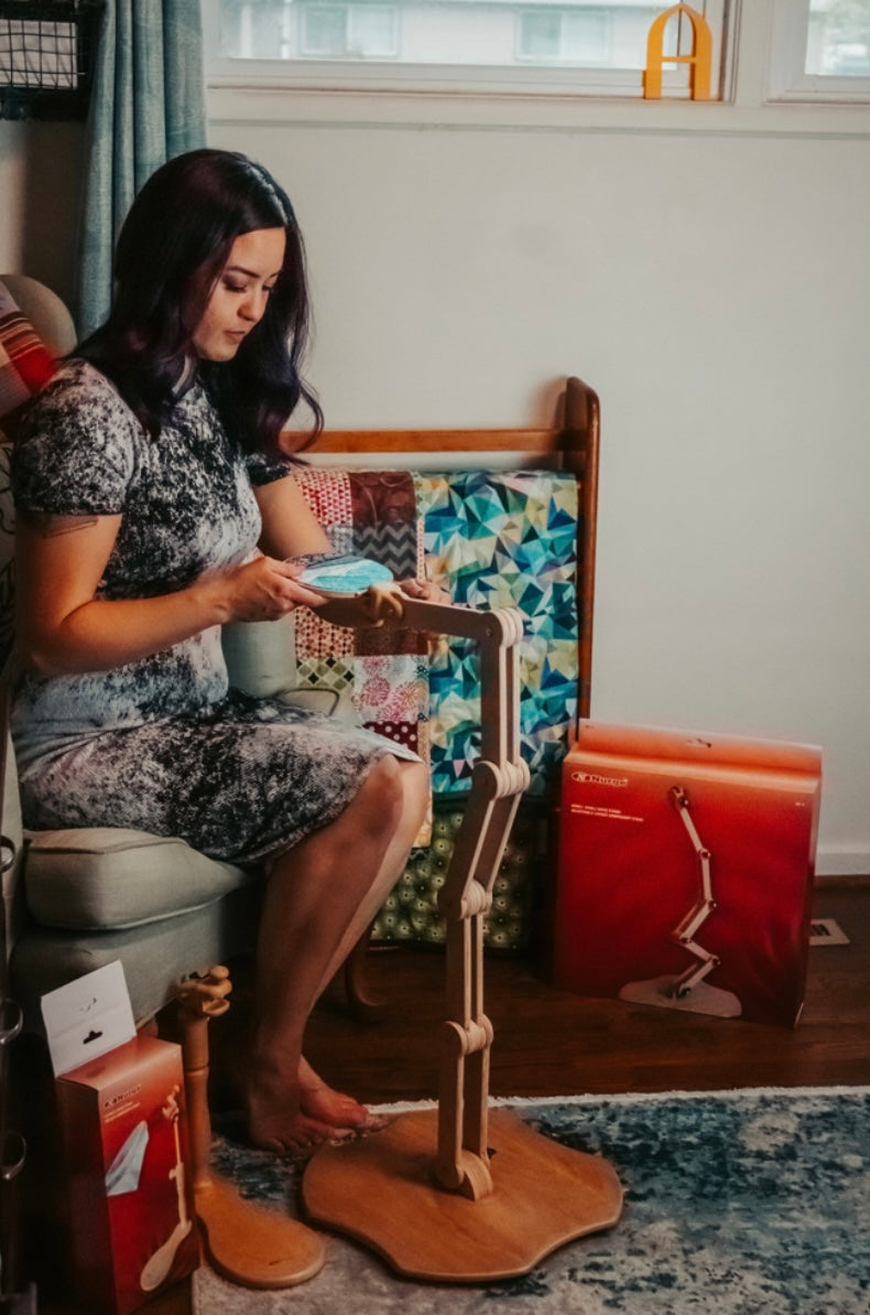 Nurge Embroidery Floor Stand