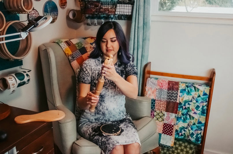 Nurge Embroidery Seat Stand