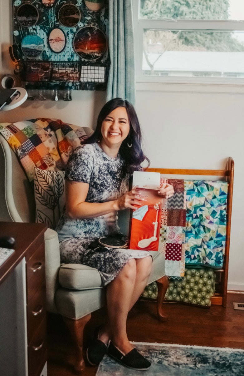 Nurge Embroidery Seat Stand